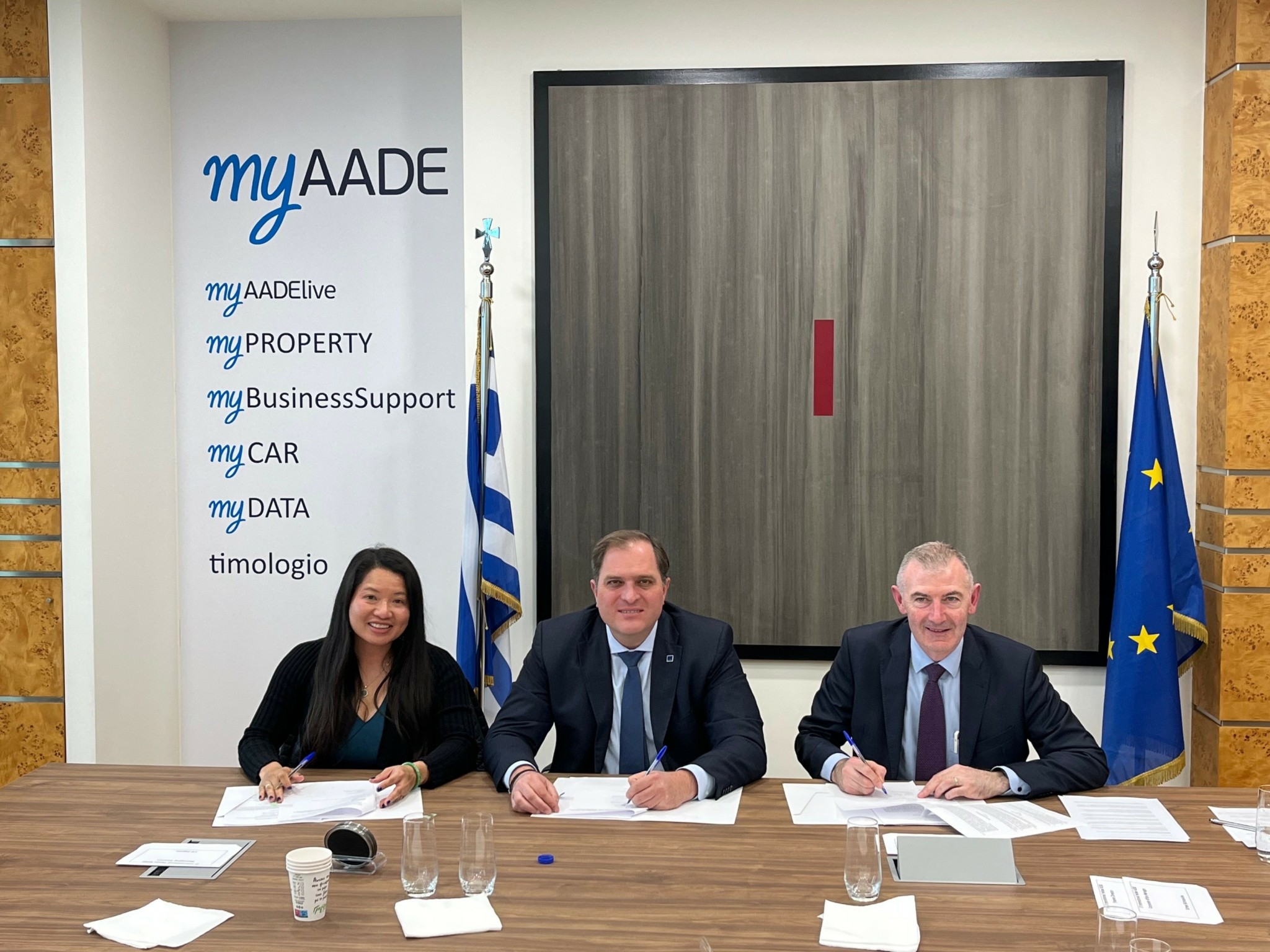 ΑΑΔΕ – JTI: Μνημόνιο συνεργασίας για την πάταξη του παράνομου εμπορίου προϊόντων καπνού