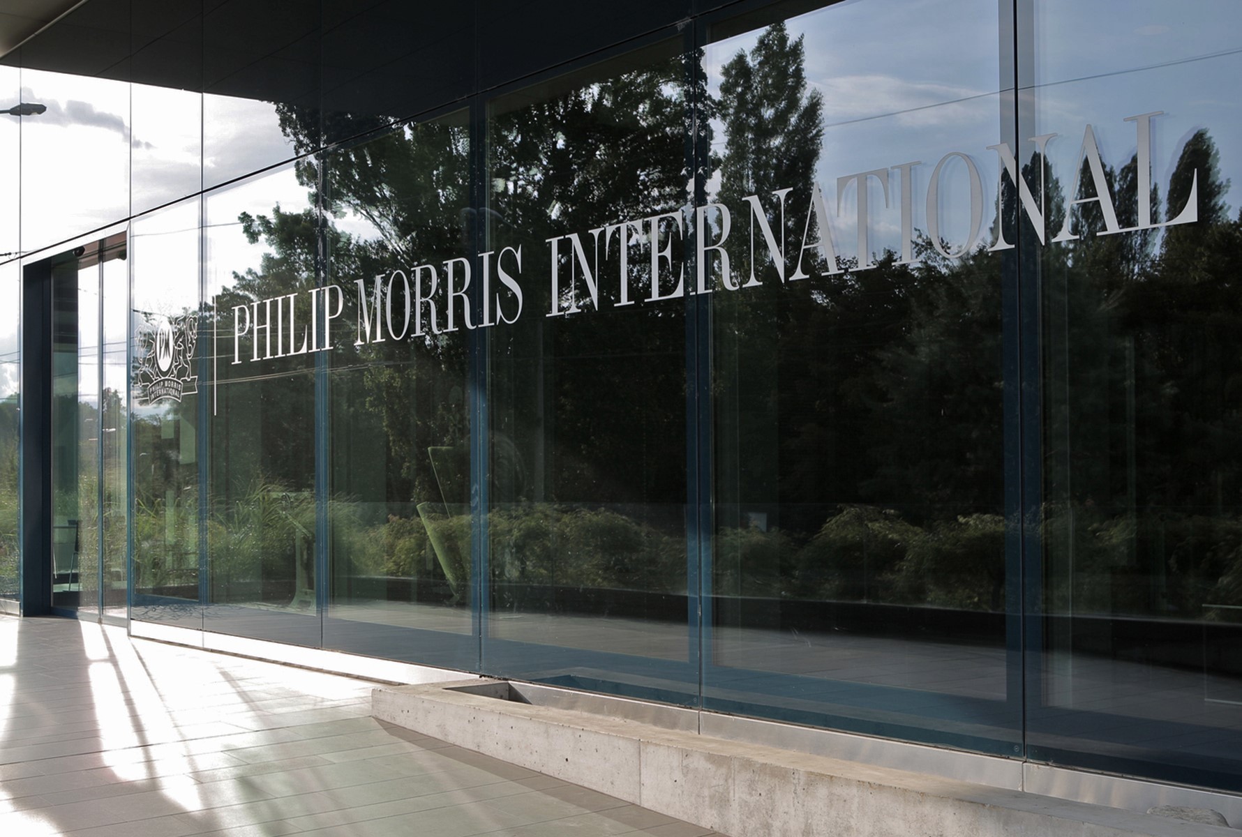 Philip Morris International: Από εναλλακτικά προϊόντα καπνού το 32,1% των καθαρών εσόδων