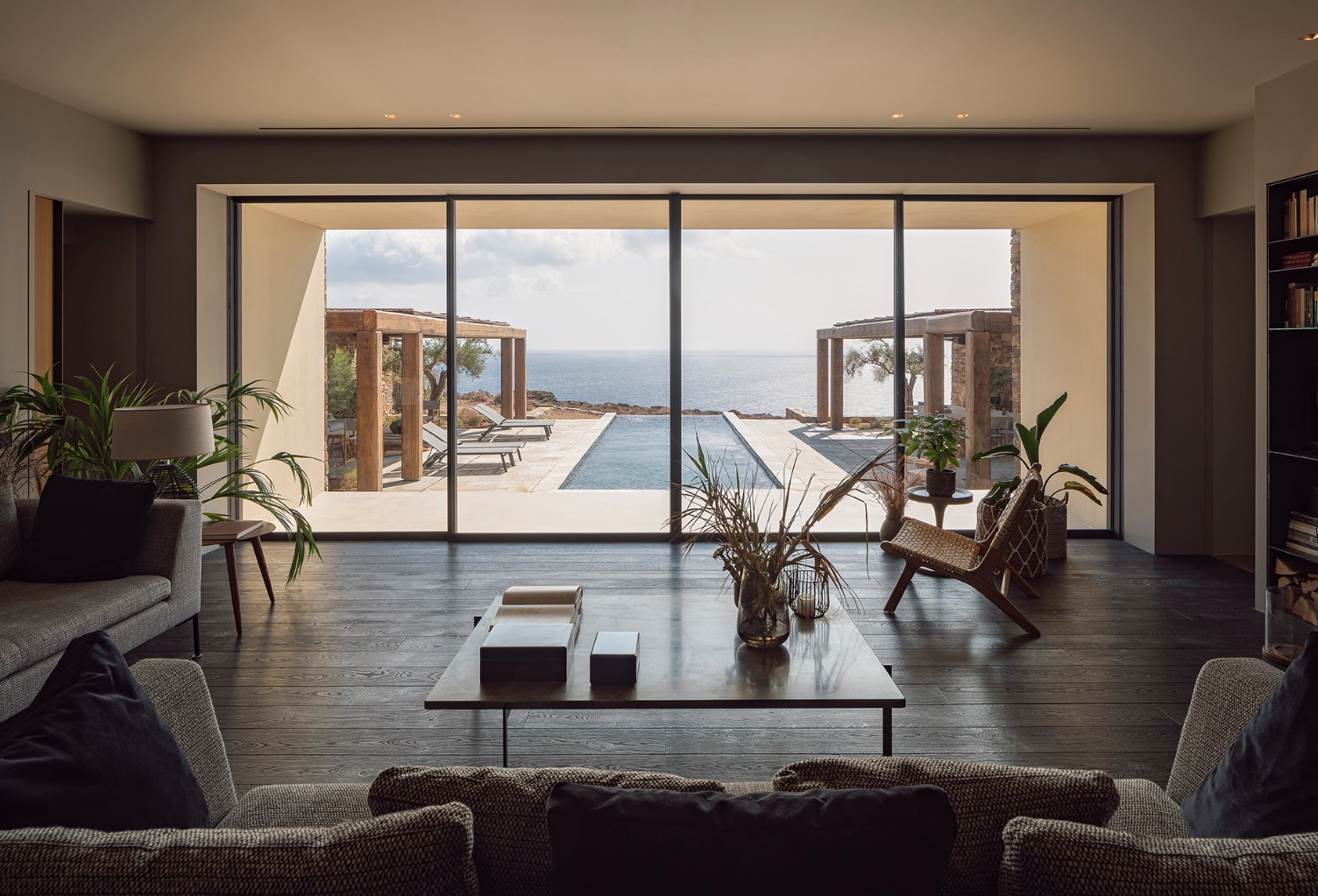 5 εντυπωσιακές (και πανάκριβες) βίλες στην Τήνο για ενοικίαση – Η απόλυτη άνεση με θέα στο απέραντο μπλε