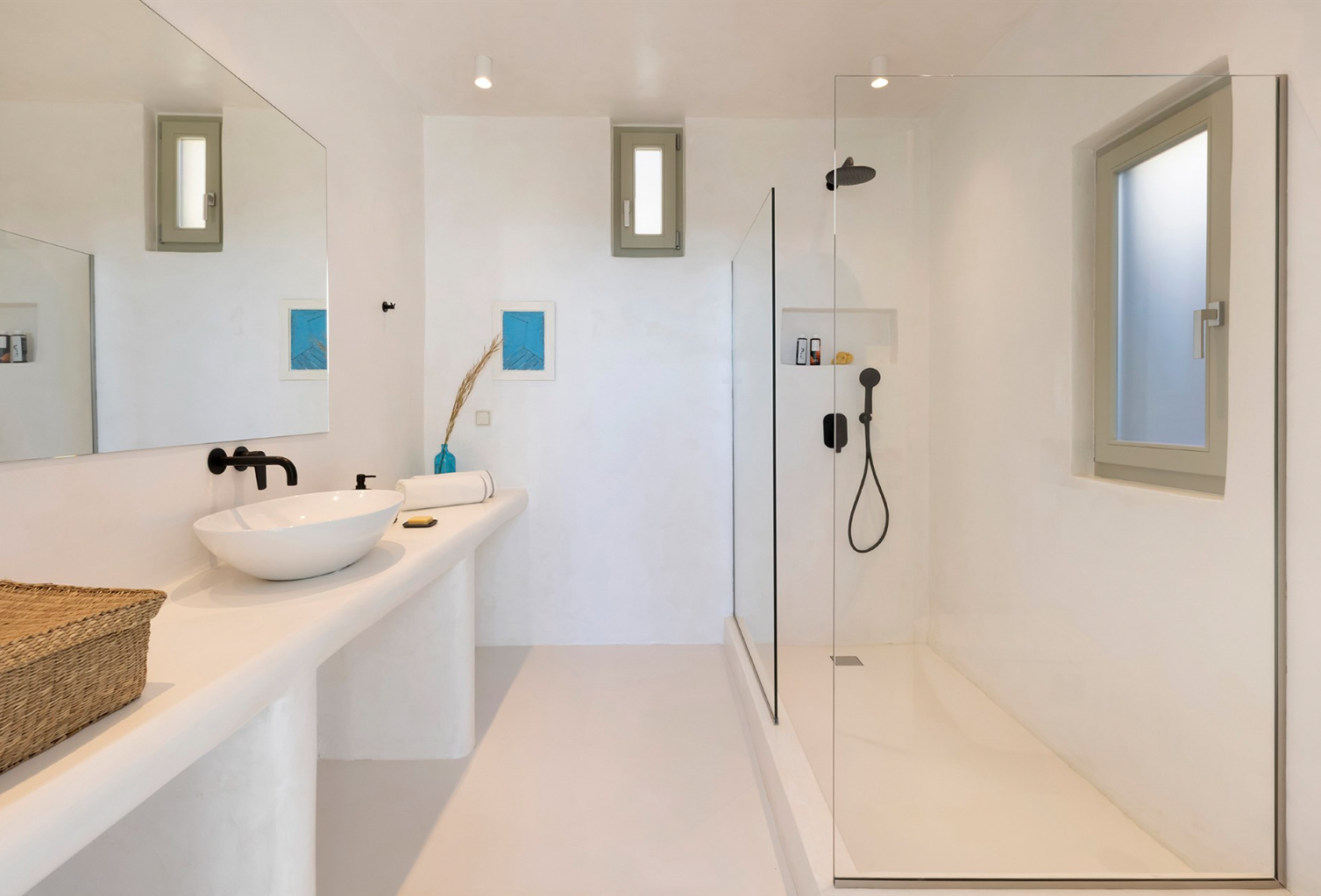 5 εντυπωσιακές (και πανάκριβες) βίλες στην Τήνο για ενοικίαση – Η απόλυτη άνεση με θέα στο απέραντο μπλε