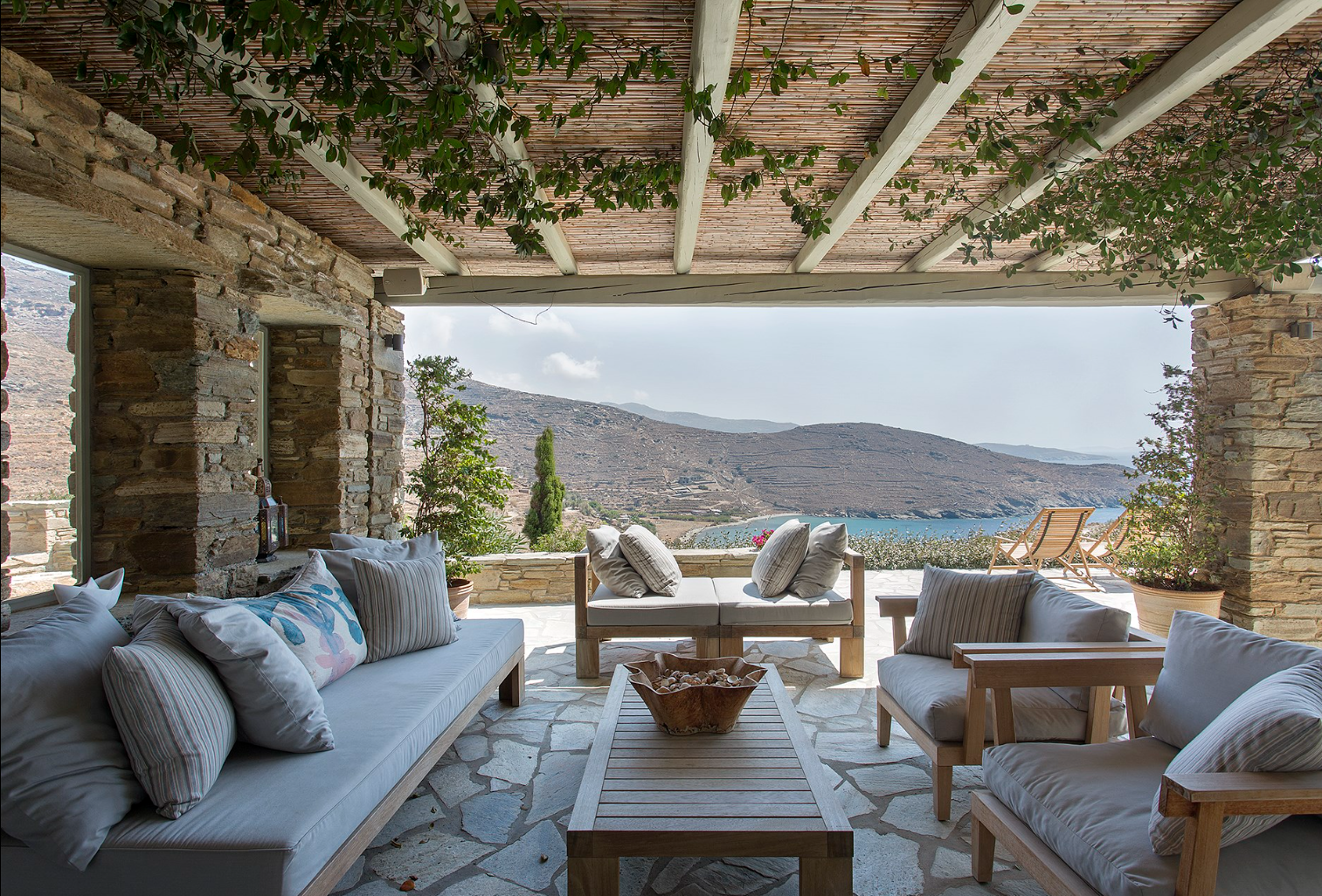 5 εντυπωσιακές (και πανάκριβες) βίλες στην Τήνο για ενοικίαση – Η απόλυτη άνεση με θέα στο απέραντο μπλε