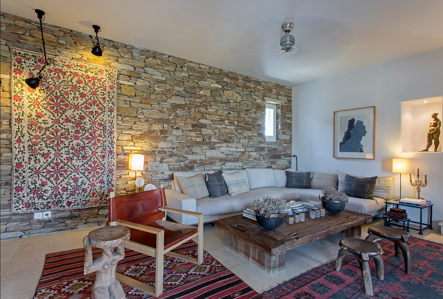 5 εντυπωσιακές (και πανάκριβες) βίλες στην Τήνο για ενοικίαση – Η απόλυτη άνεση με θέα στο απέραντο μπλε