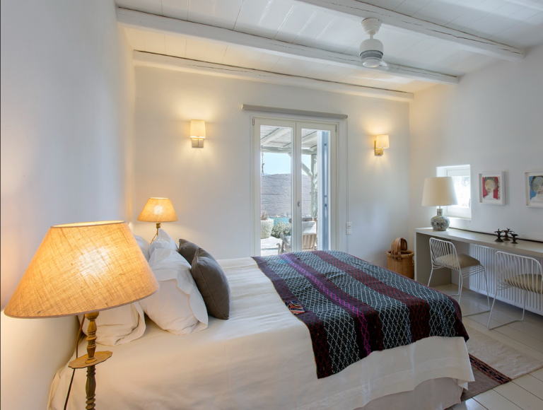 5 εντυπωσιακές (και πανάκριβες) βίλες στην Τήνο για ενοικίαση – Η απόλυτη άνεση με θέα στο απέραντο μπλε