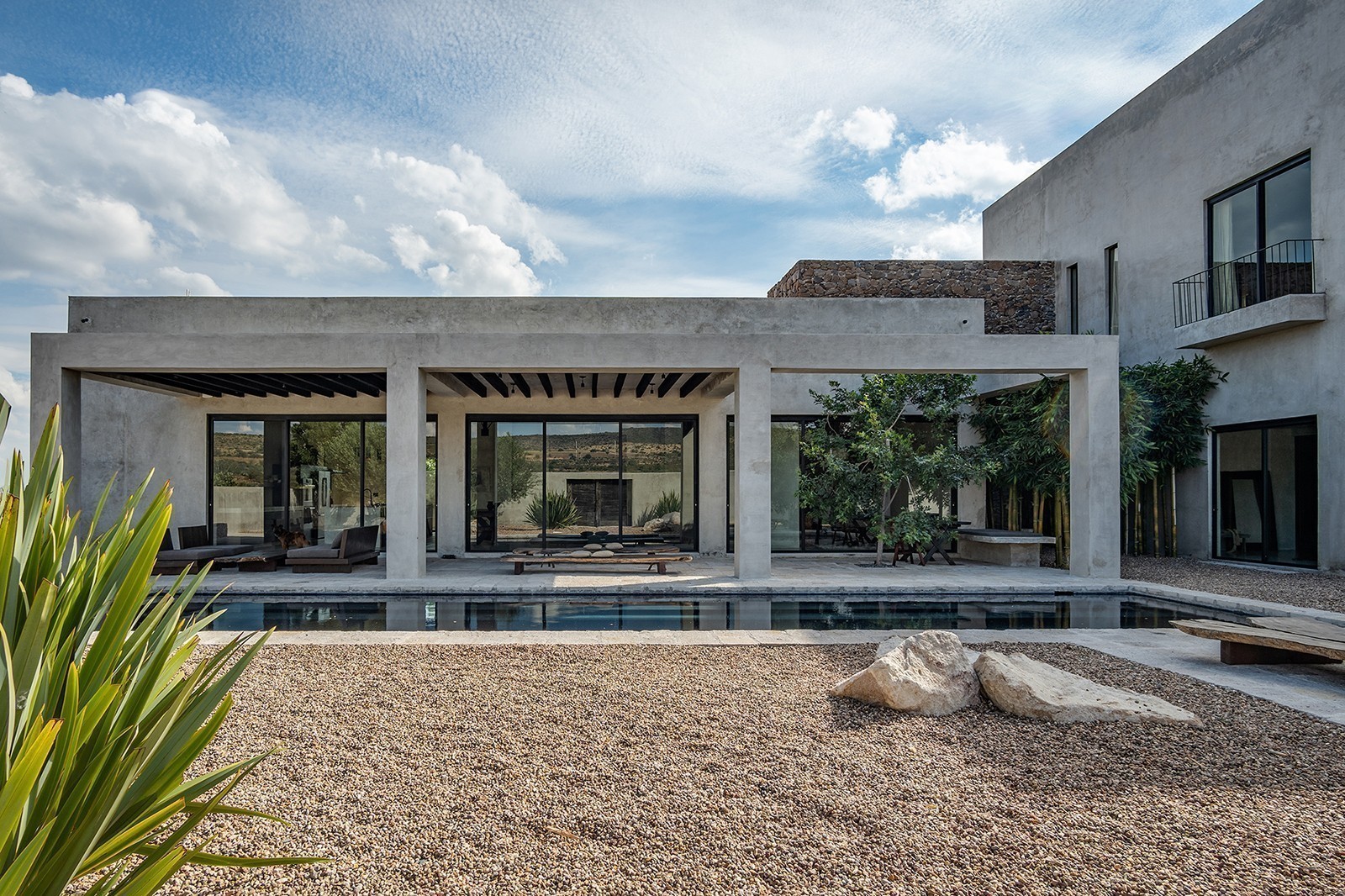 Brutalism: Το πιο “σκληρό” αρχιτεκτονικό στυλ που έγραψε ιστορία, επιστρέφει δυναμικά