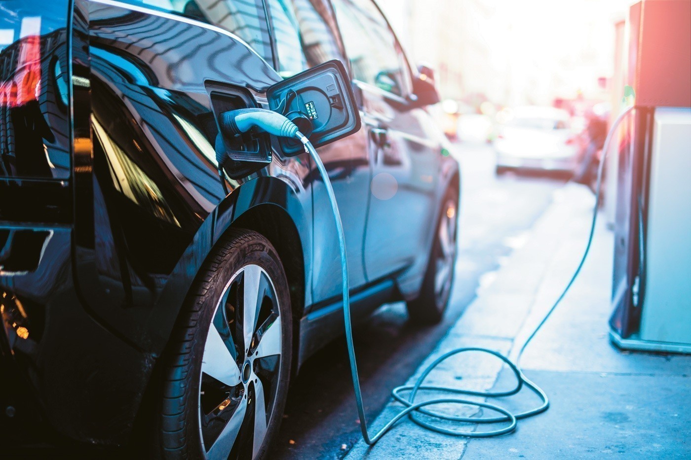 Η Ευρώπη αλλάζει τους κανόνες στα αυτοκίνητα: Ηλεκτρικά εναντίον βενζίνης και diesel (pics)