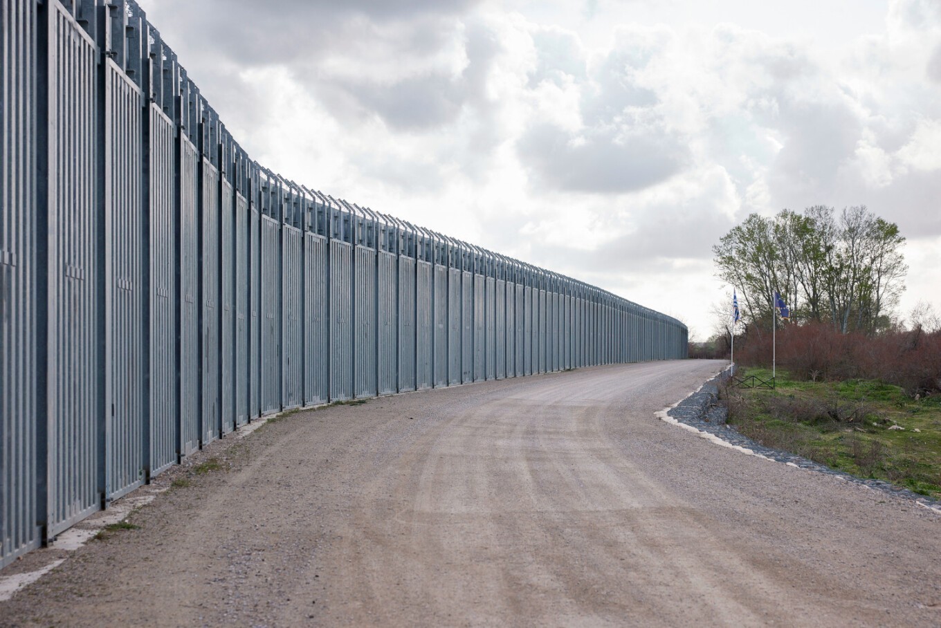 Φράχτης στον Έβρο: Ηλεκτρονική επιτήρηση και 400 νέοι συνοριοφύλακες