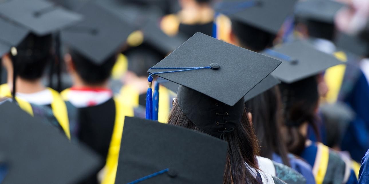 ΗΠΑ: Τα 10 κορυφαία κολέγια που εξασφαλίζουν υψηλές απολαβές – Γιατί Χάρβαρντ και Γέιλ είναι εκτός λίστας