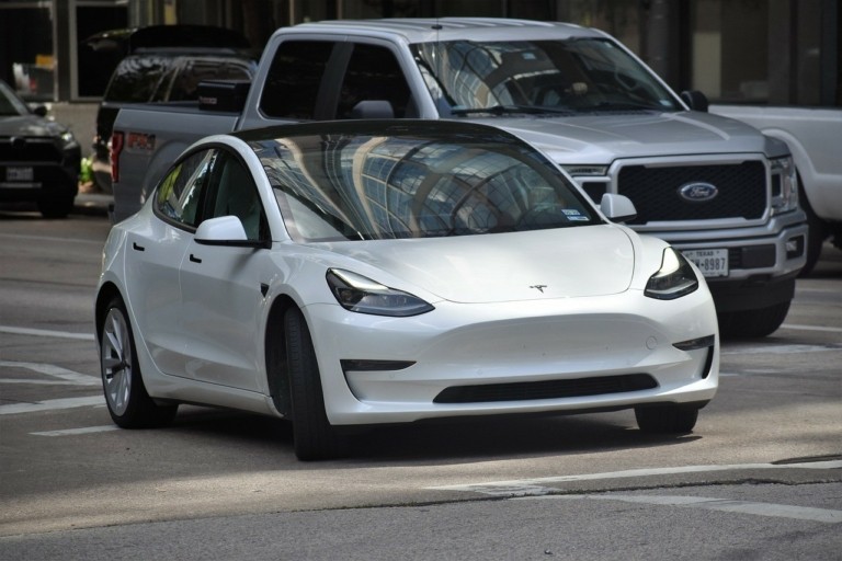 ΗΠΑ: Ερευνα σε 280.000 νέα Model 3 και Model Y της Tesla έπειτα από καταγγελίες οδηγών