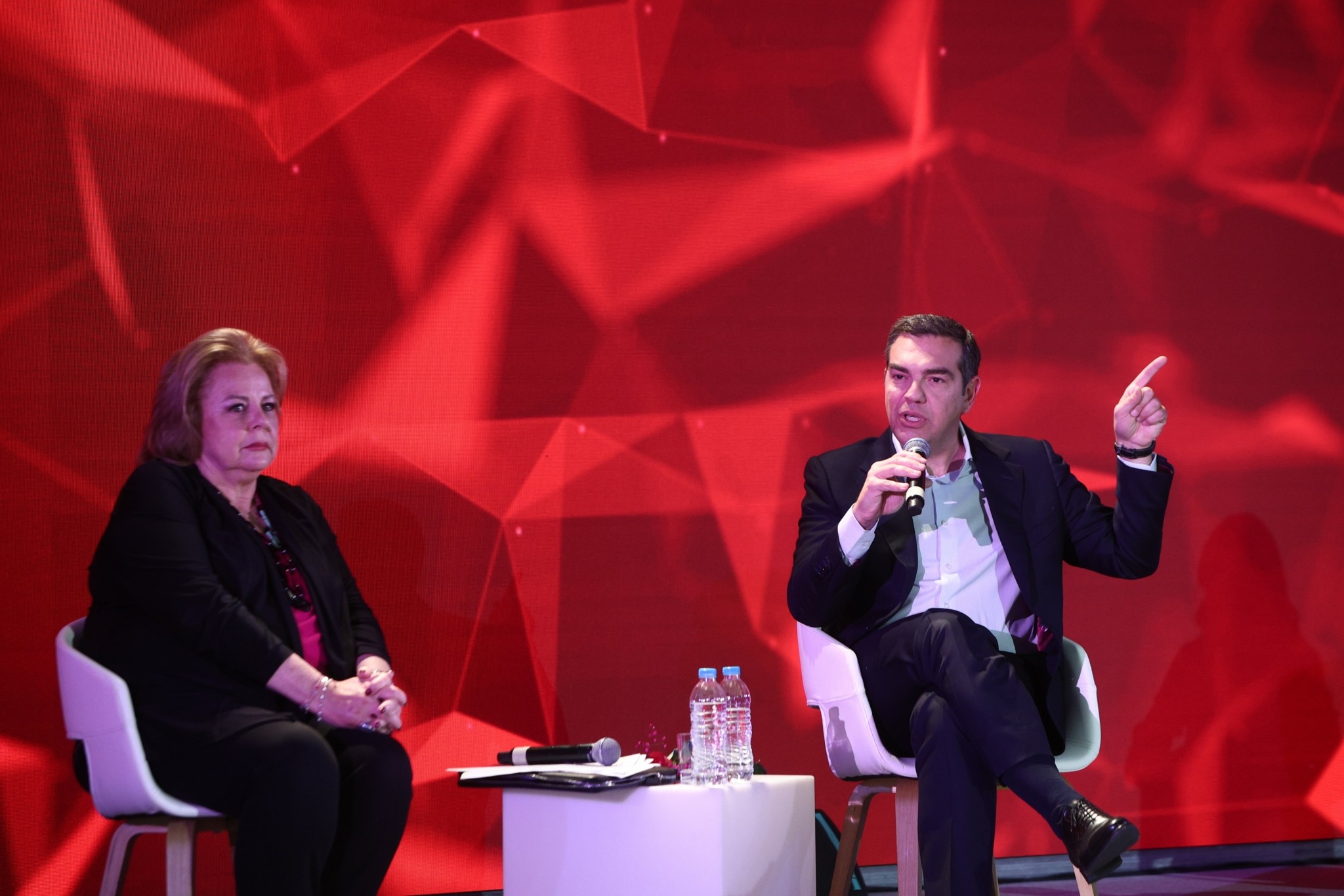 Το σχέδιο ΣΥΡΙΖΑ για κόκκινα δάνεια, πρώτη κατοικία – Στο πλευρό του Τσίπρα η Κατσέλη