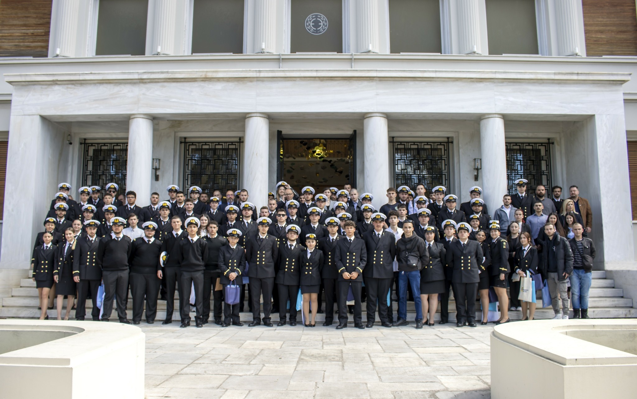 Οι φερέλπιδες αξιωματικοί ΕΝ στη συνάντηση – θεσμό «Επιλέγω Ναυτιλία» (pics)