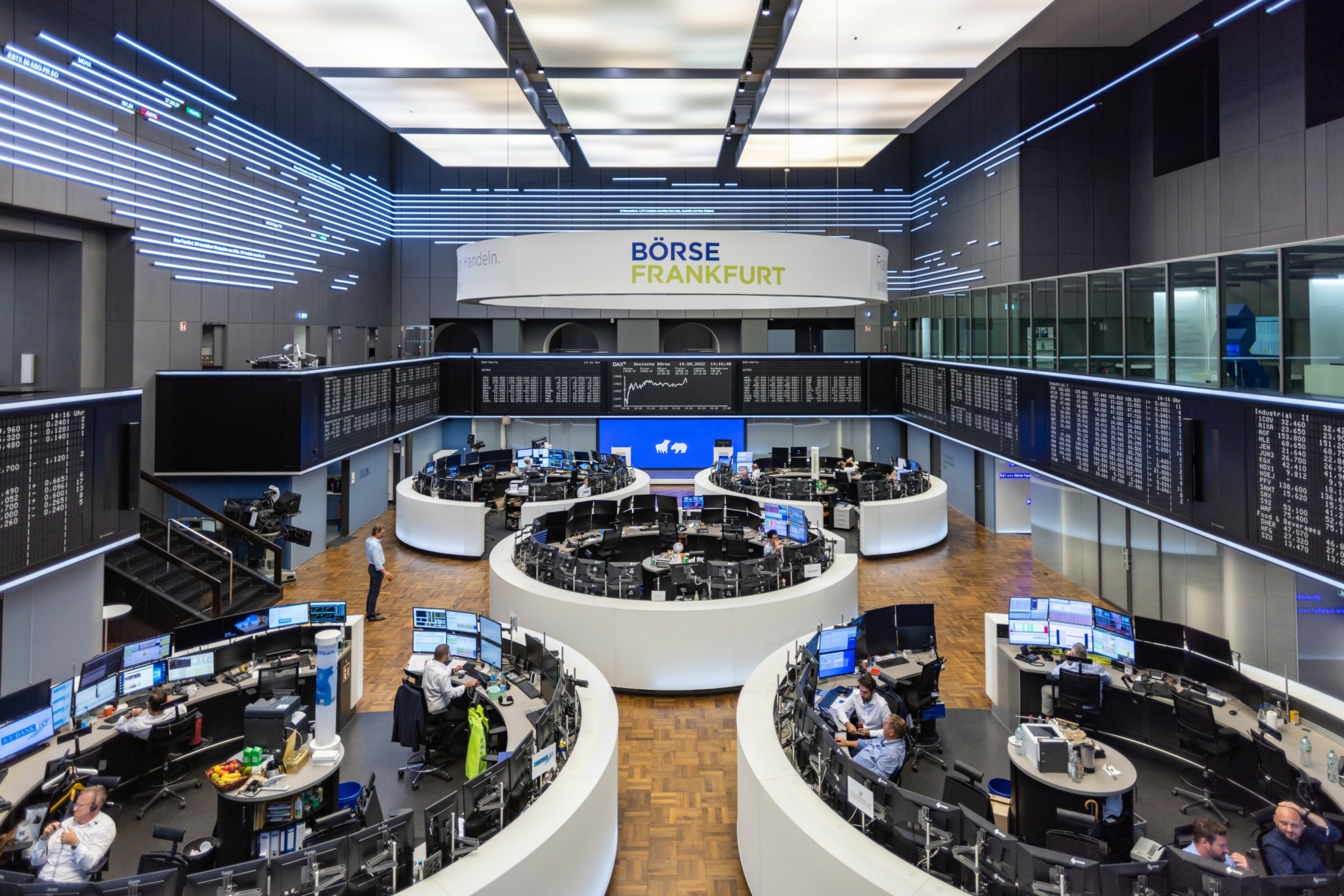 Ευρωαγορές: Ηπιες απώλειες εν αναμονή των γαλλικών εκλογών