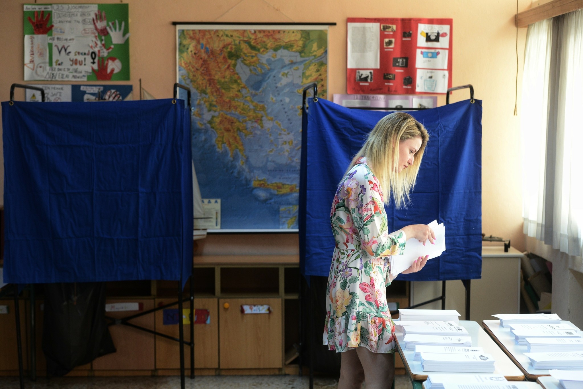 Eκλογές 2023: Πώς εξελίσσεται η εκλογική διαδικασία – Στο 31,52% η συμμετοχή έως τις 13:30 (pics + vids)