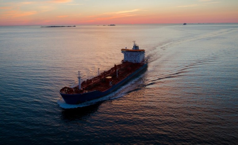 Προβληματισμός μετά τις αποκαλύψεις ότι νότια της Χίου μεταφορτώνεται ρωσικό πετρέλαιο από πλοίο σε πλοίο    