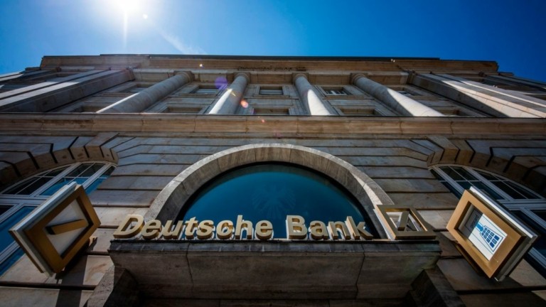 Βουτιά στα έσοδα από trading περιμένει η Deutsche Bank