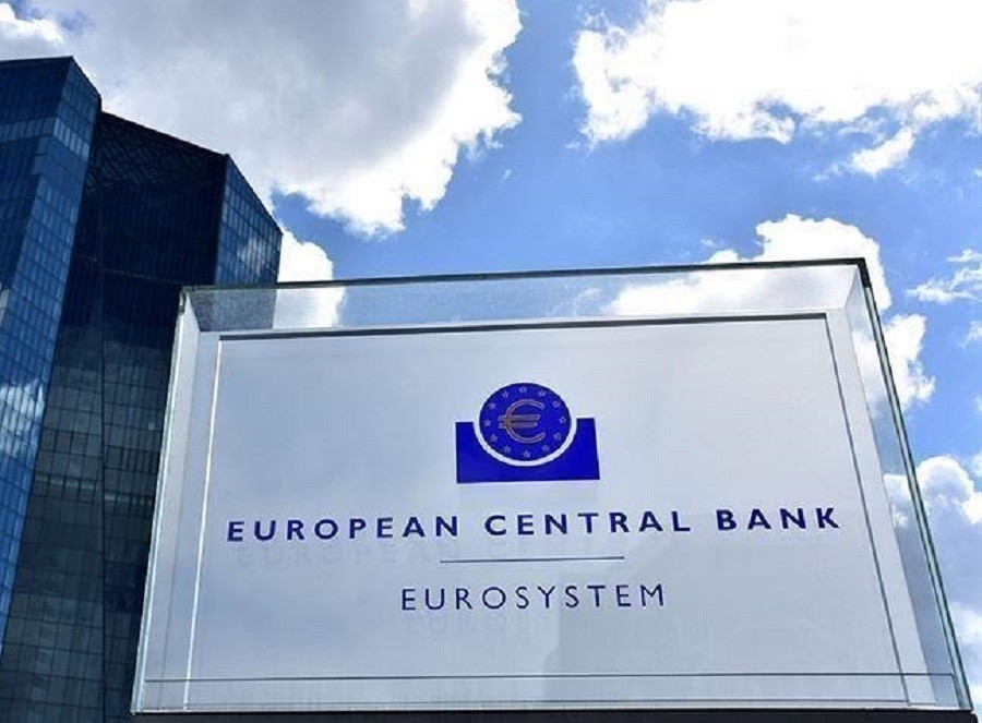 Η ΕΚΤ κρατάει σταθερά τα επιτόκια, ενδεχομένως για τελευταία φορά