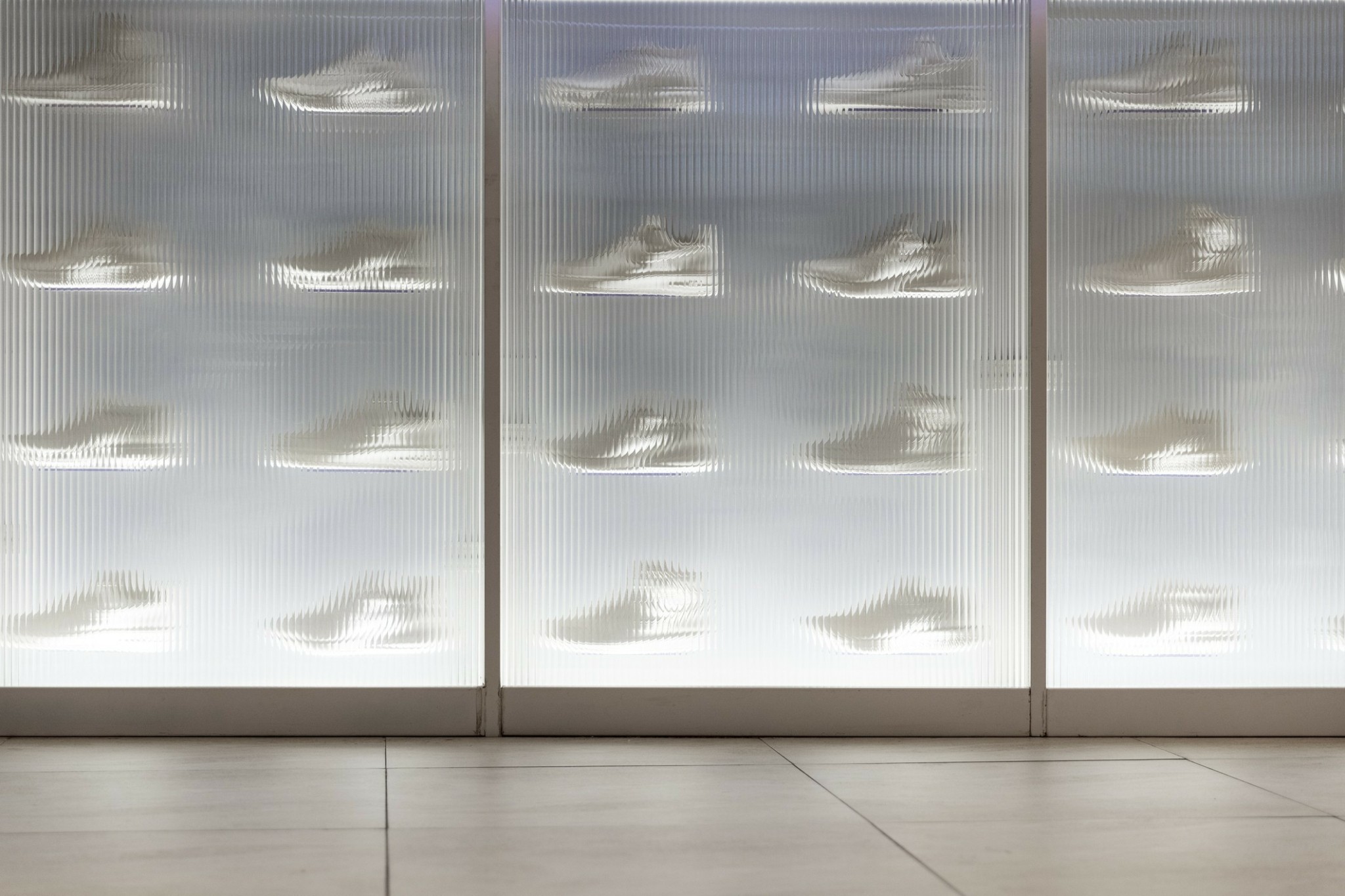 Πώς τα premium brands εκτοξεύουν τις τιμές των sneakers στα ύψη – Αυτά είναι τα νέα ανδρικά μοντέλα που διαφέρουν