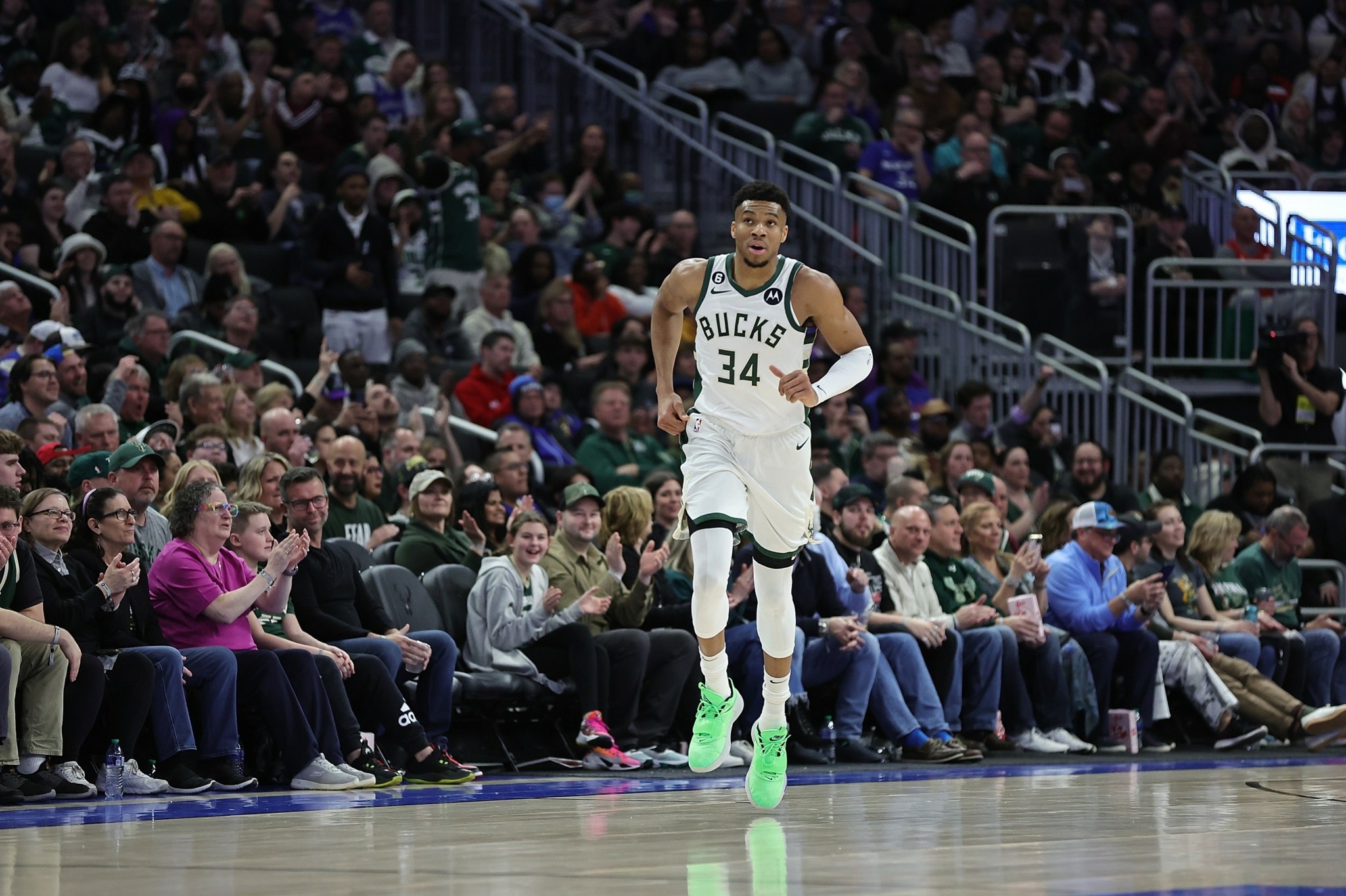 Πόσο κοστίζει ένας αγώνας μπάσκετ ΝΒΑ από την πολυθρόνα μέσα στο γήπεδο – Η τιμή ρεκόρ των 110.000 ευρώ