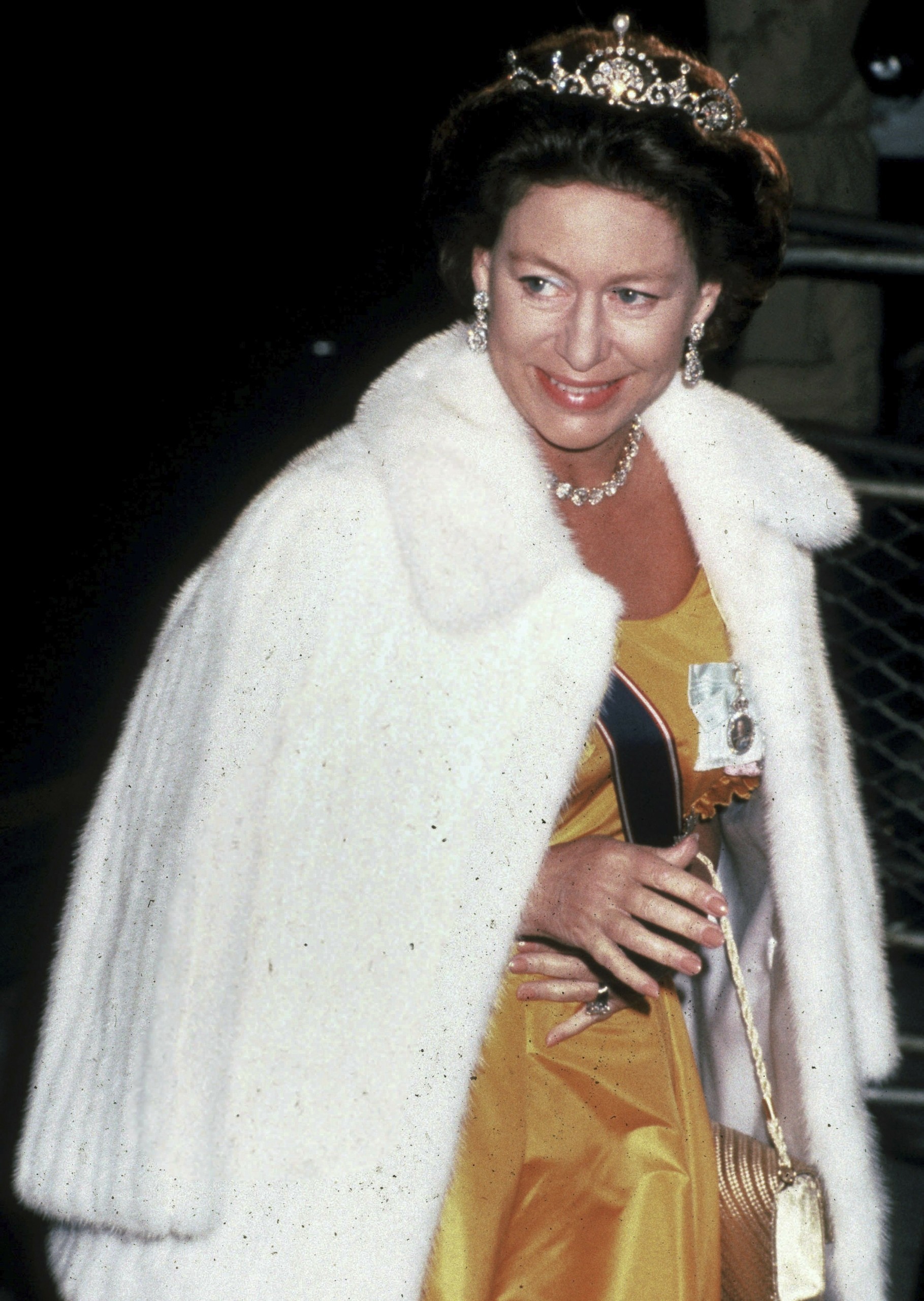 Οι εκθαμβωτικές τιάρες αμύθητης αξίας που φορούν οι γυναίκες της Βρετανικής βασιλικής οικογένειας