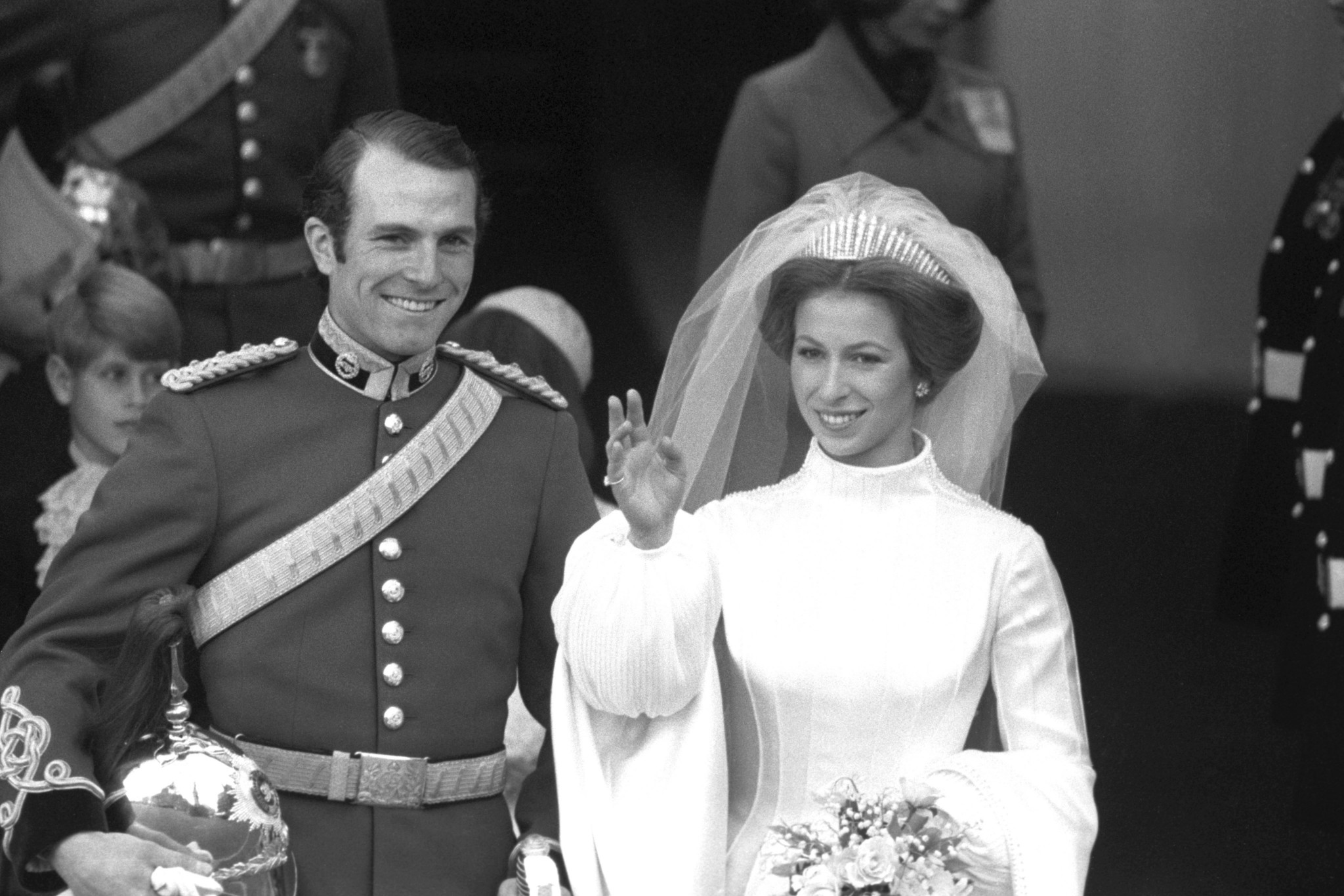 Οι εκθαμβωτικές τιάρες αμύθητης αξίας που φορούν οι γυναίκες της Βρετανικής βασιλικής οικογένειας