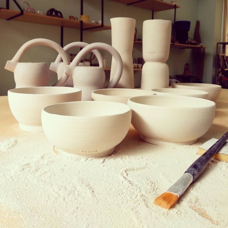 H νέα μανία με τον πηλό και την κεραμική – Τέχνη ή μια νέα μορφή διαλογισμού;