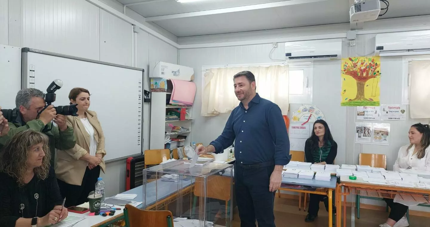 Εκλογές 2023: Ψήφισε στο Αρκαλοχώρι ο Ανδρουλάκης – «Ήρθε η ώρα του κυρίαρχου ελληνικού λαού» (vid)