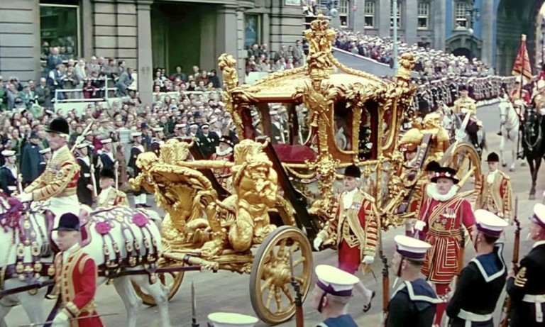 Βασιλιάς Κάρολος: Η μεταφορά για τη στέψη του θα γίνει με άμαξα restomod (tweets + pics)
