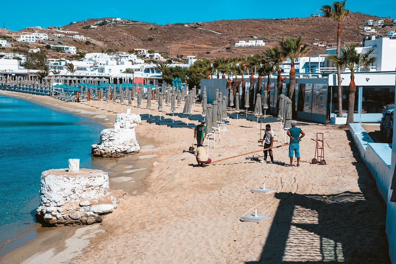 Μία στις 8 κενές θέσεις στον τουρισμό θα καλυφθεί από αλλοδαπούς