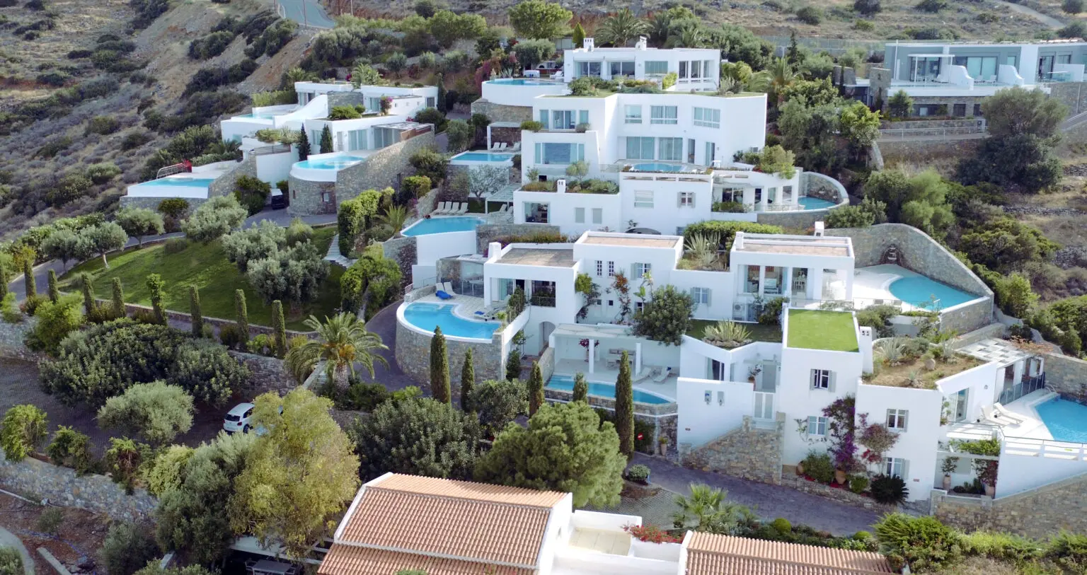 Η Everty εξαγόρασε τo Elounda Gulf Villas