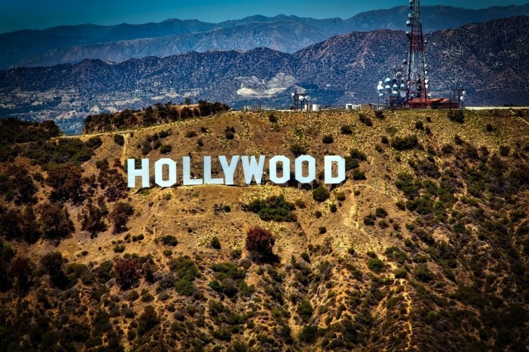 ΗΠΑ: $30 εκατ. την ημέρα κοστίζει στην Καλιφόρνια η απεργία των σεναριογράφων του Χόλιγουντ