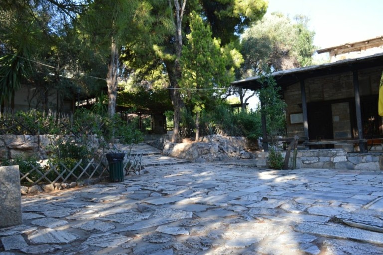 Φιλοπάππου: Ανοίγει ο δρόμος για την αποκατάσταση του ιστορικού «Αναπαυτηρίου» (pics + vid)