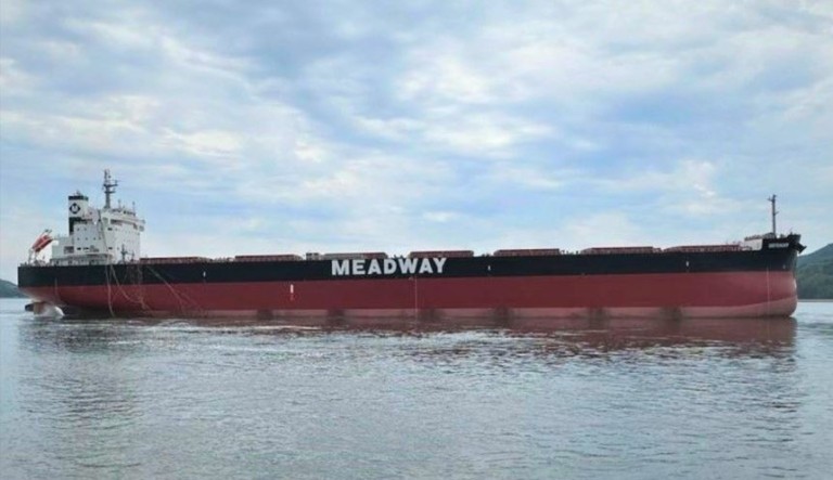 Η Meadway παρέλαβε το νεότευκτο φορτηγό M/V Defender