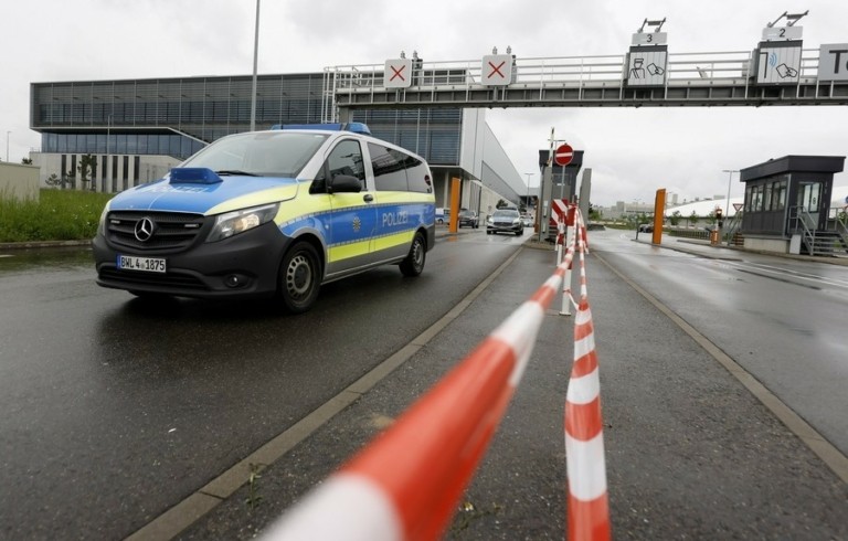 Στουτγκάρδη: Δύο νεκροί σε επεισόδιο με πυροβολισμούς σε εργοστάσιο της Mercedes