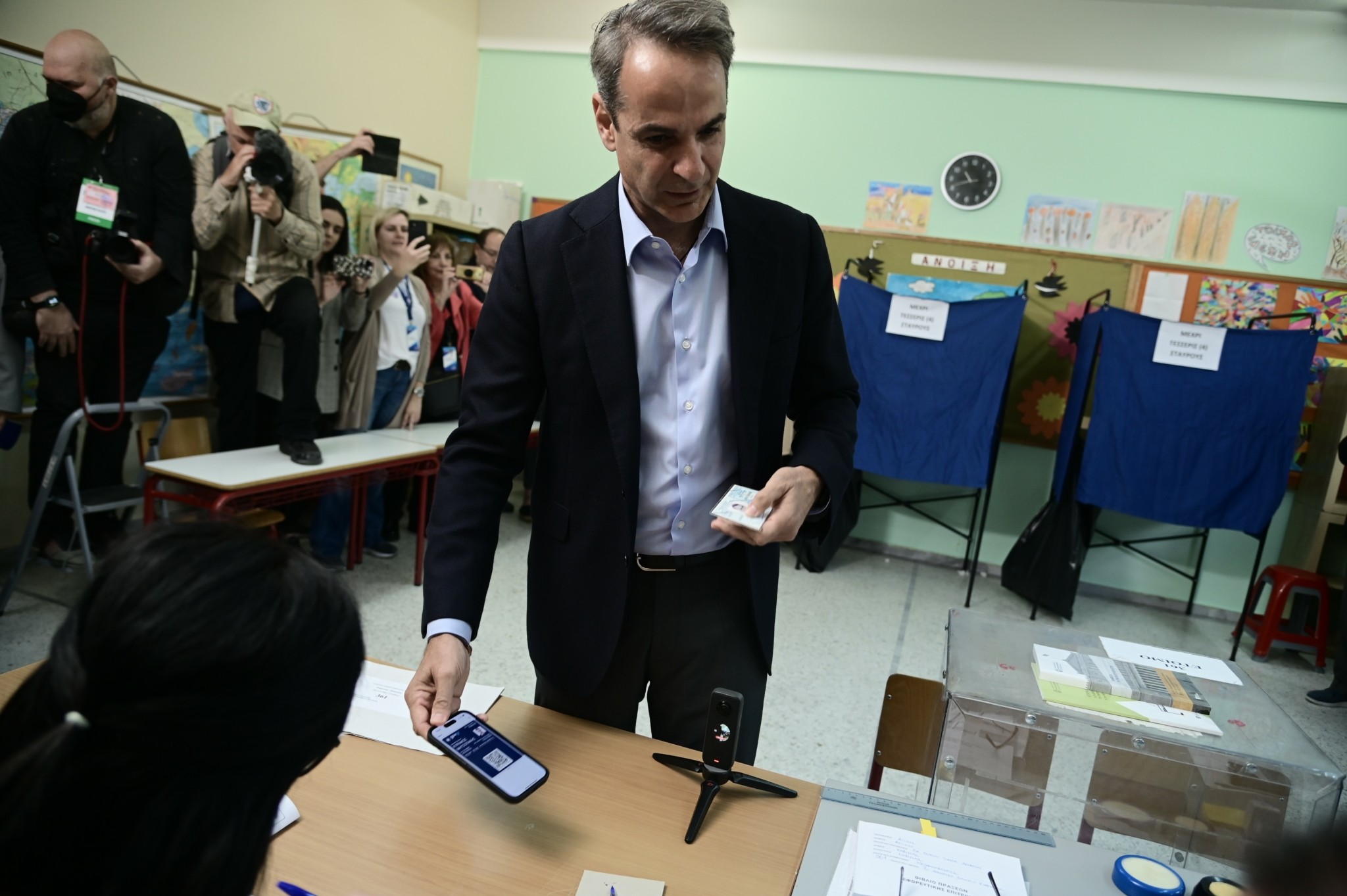 Εκλογές 2023: Με την ψηφιακή του ταυτότητα ψήφισε ο Μητσοτάκης