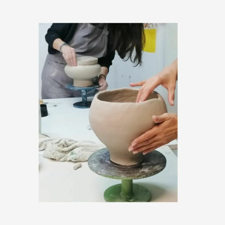 H νέα μανία με τον πηλό και την κεραμική – Τέχνη ή μια νέα μορφή διαλογισμού;