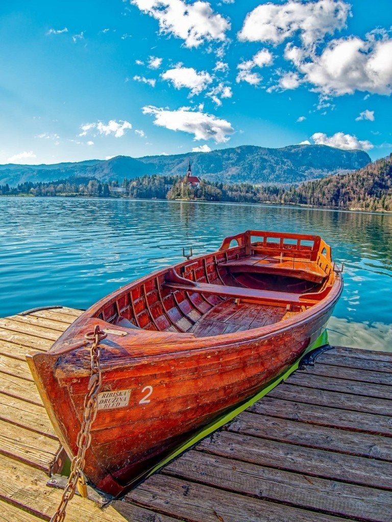 Ταξίδι στη μαγευτική λίμνη των παραμυθιών – Αυτή είναι η εμπειρία