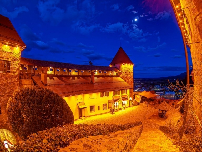 Ταξίδι στη μαγευτική λίμνη των παραμυθιών – Αυτή είναι η εμπειρία