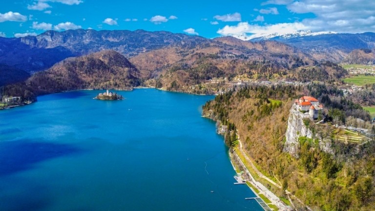 Ταξίδι στη μαγευτική λίμνη των παραμυθιών – Αυτή είναι η εμπειρία