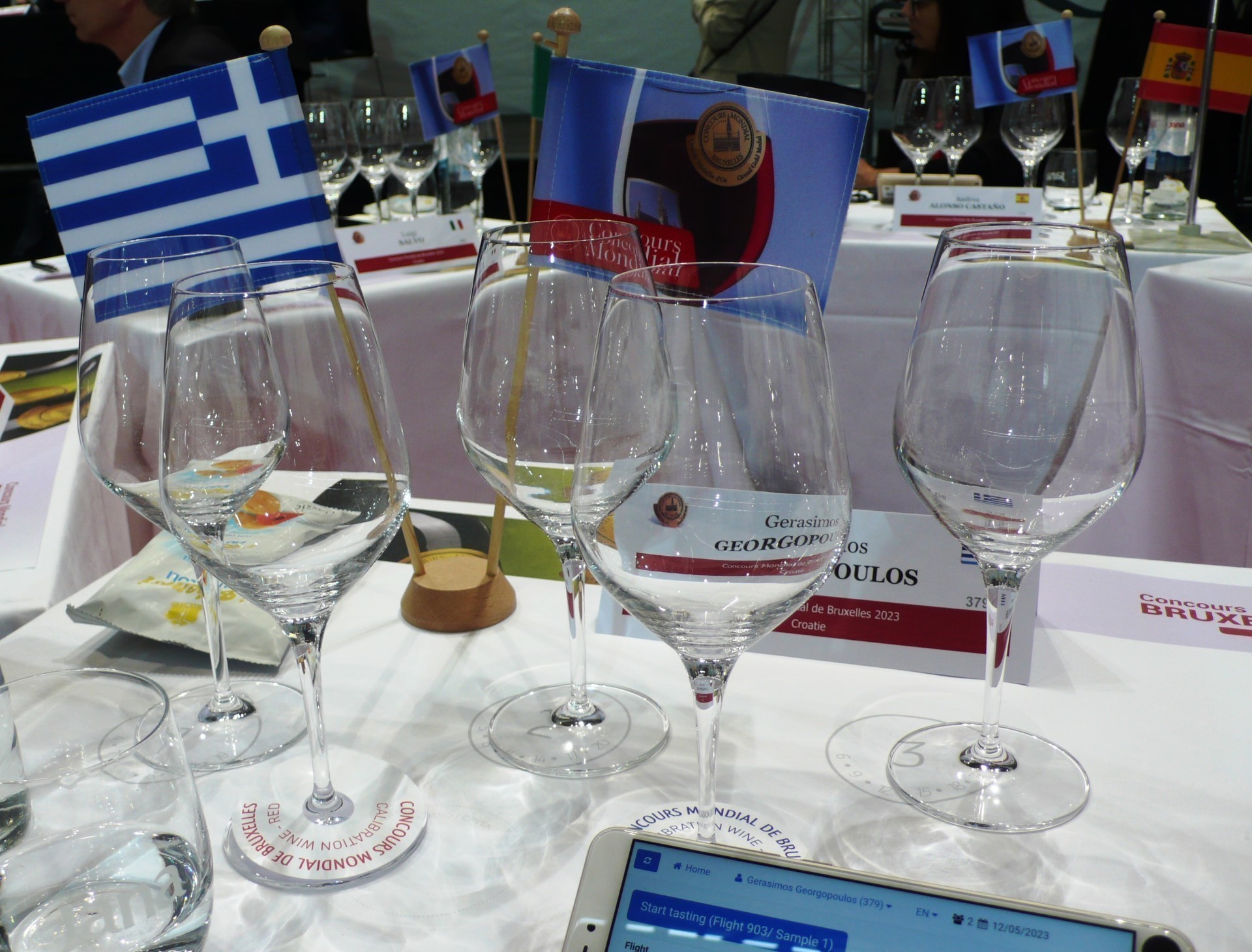 Ο αρθρογράφος οίνου του newmoney κριτής στην “Ολυμπιάδα” του κρασιού – Αυτό είναι το ελληνικό κρασί που βραβεύτηκε