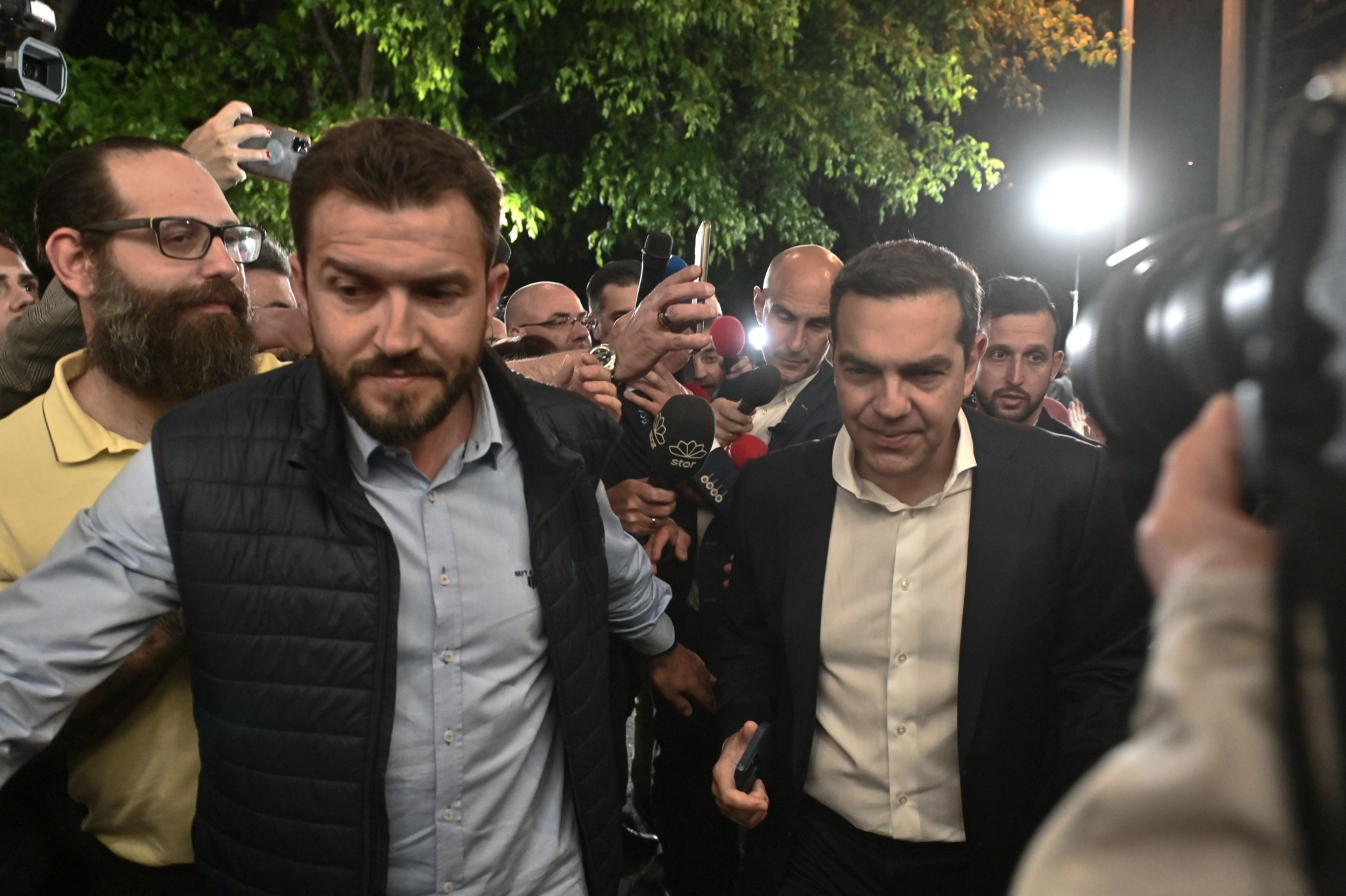 Εκλογές 2023: Στην Κουμουνδούρου χωρίς να κάνει δηλώσεις ο Τσίπρας (vid)