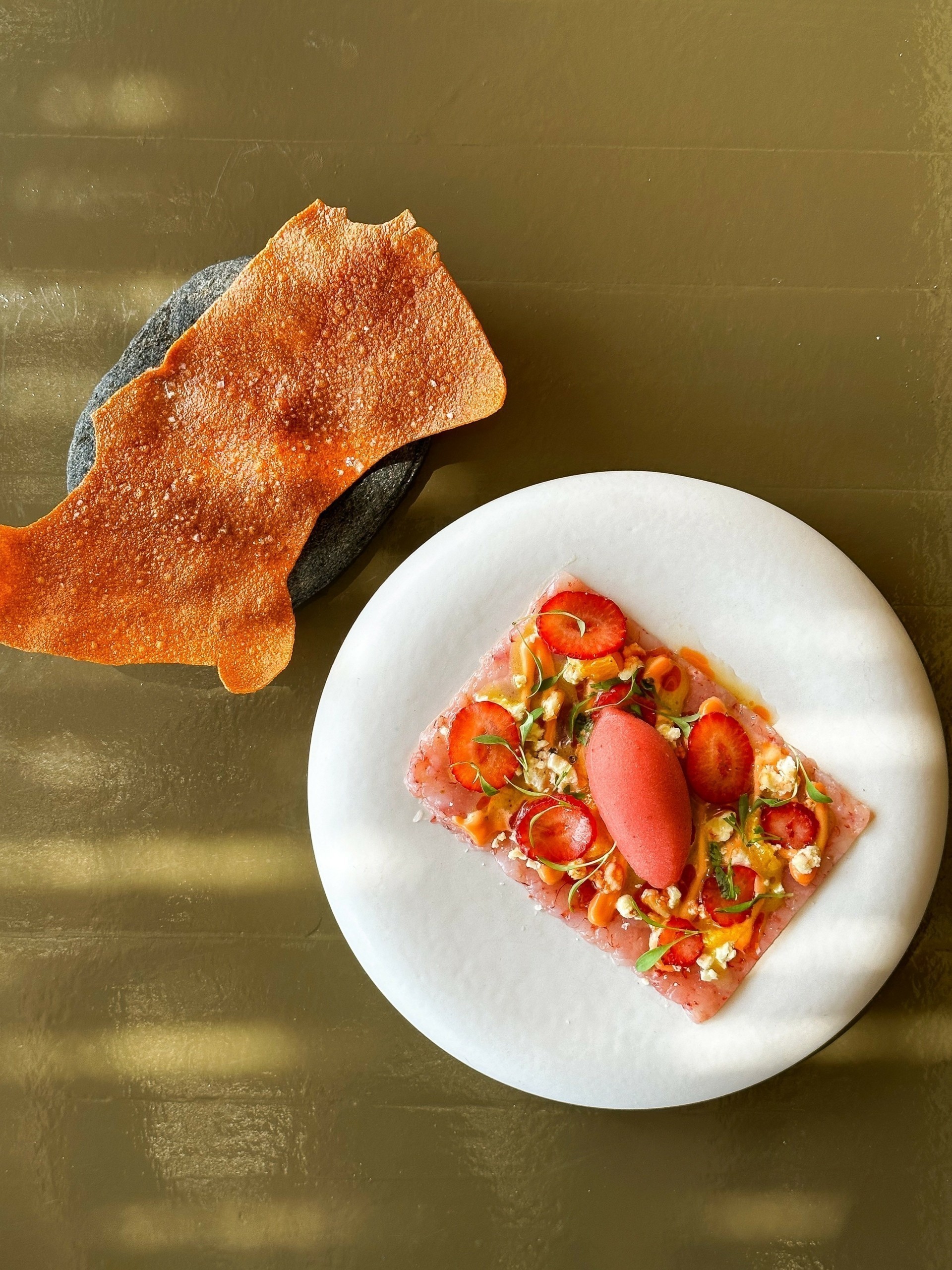 Δοκιμάζουμε το μενού της Μαραθιάς στην Τήνο: Ένα εστιατόριο-σύμβολο των Κυκλάδων