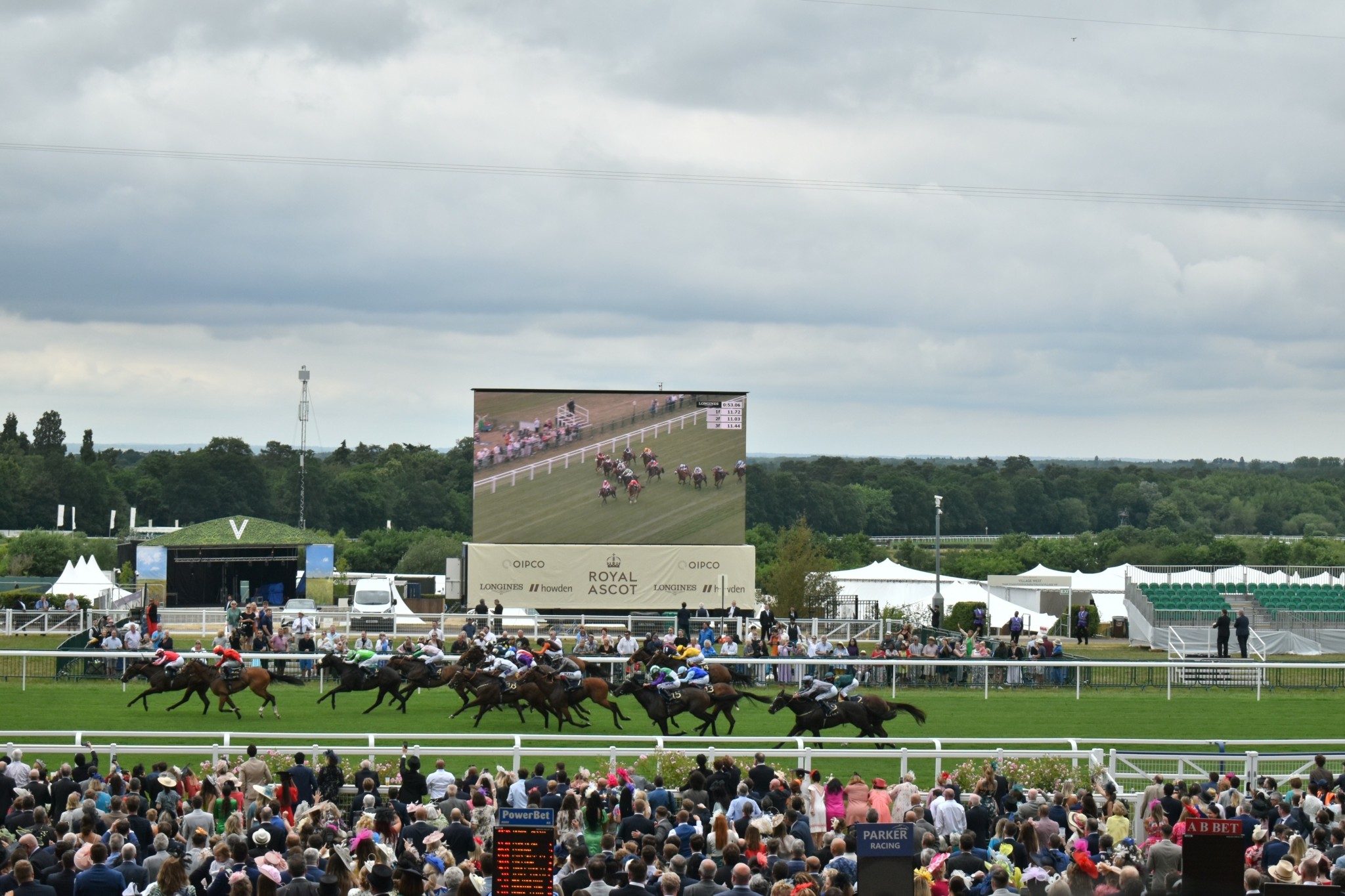 Οσα συμβαίνουν στο Royal Ascot: Παρακολουθήσαμε τους διάσημους ιππικούς αγώνες