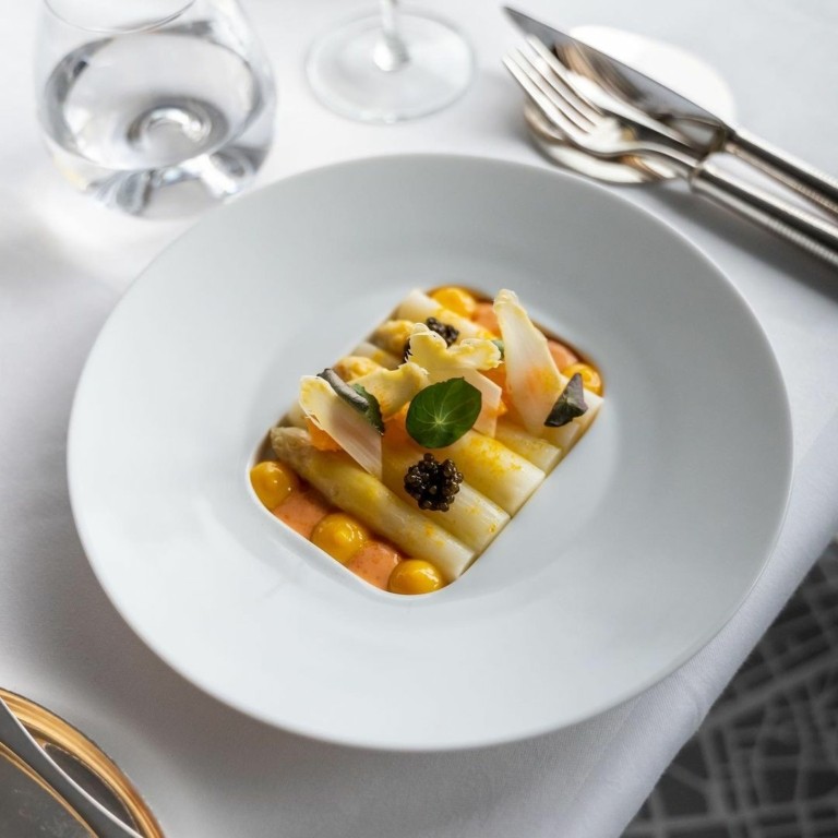 Alain Ducasse: Πώς έγινε ο αυτοκράτορας της γαλλικής κουζίνας με τα περισσότερα αστέρια στον κόσμο