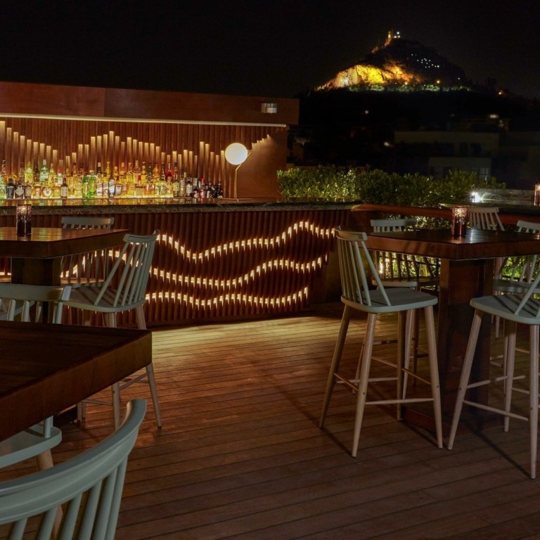 Η μεγάλη επιστροφή – Τα εστιατόρια στα roof-gardens των αθηναϊκών ξενοδοχείων διαγωνίζονται σε θέα και κουζίνα