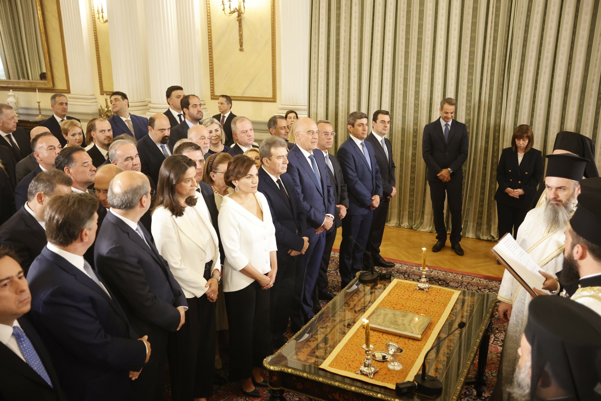 Ορκίστηκε η νέα κυβέρνηση στο Προεδρικό Μέγαρο (pics) (vid)
