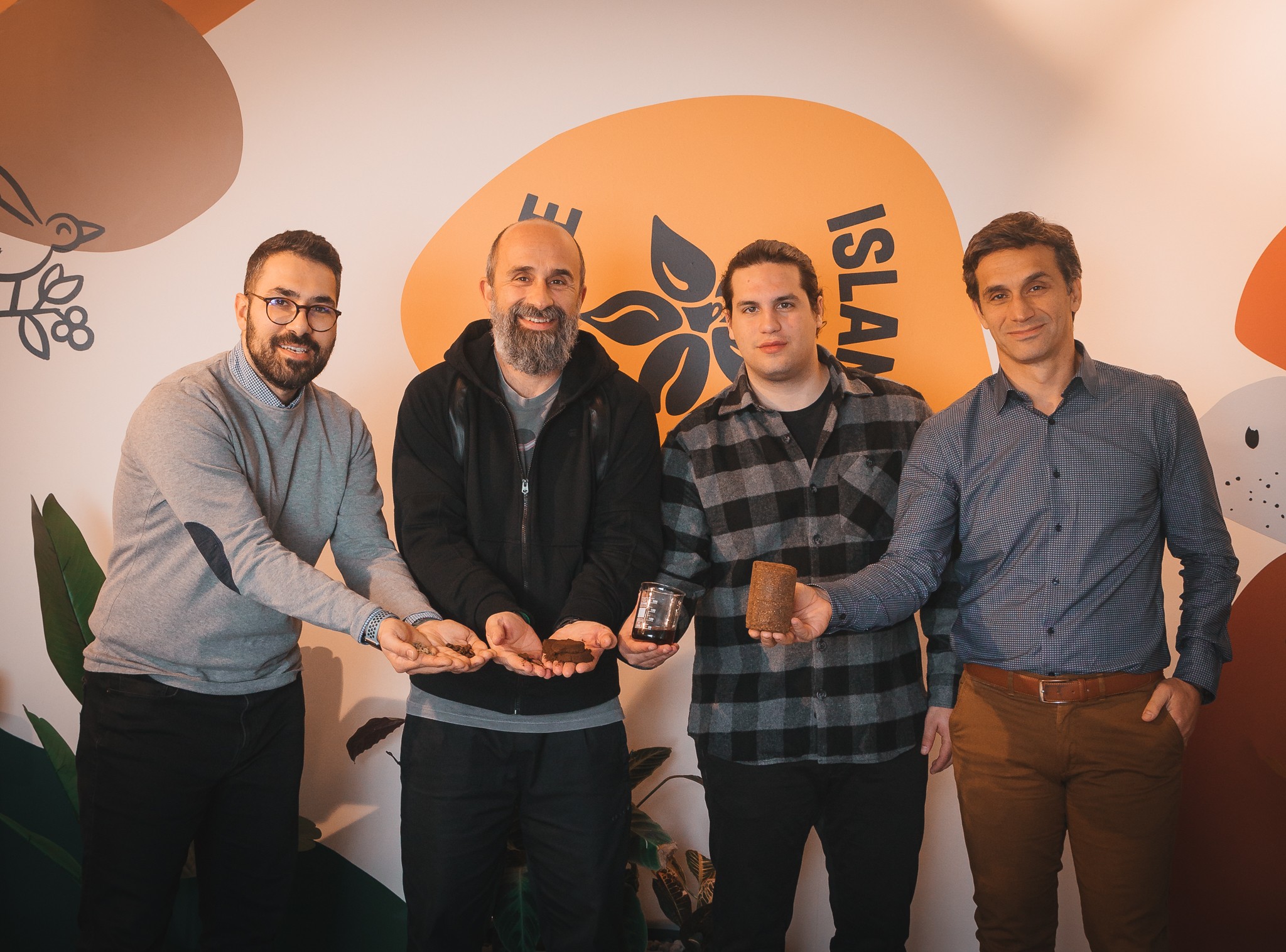 Κωνσταντινόπουλος (Coffee Island): Μπαίνει στην αγορά καλλυντικών «δια της πλαγίας οδού» (pics)