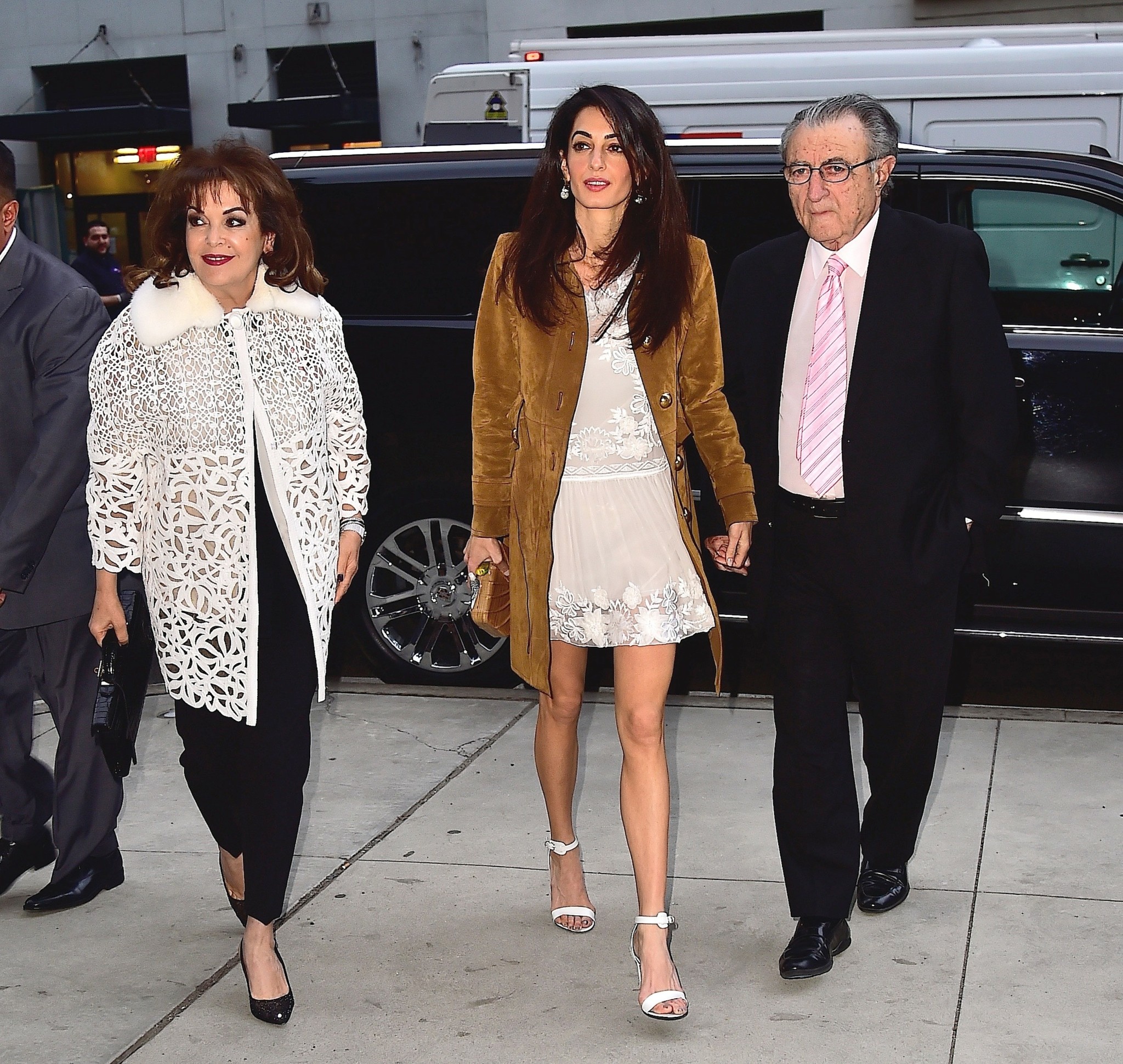 Αμάλ Κλούνεϊ – Η γεμάτη ζωή, το στυλ και η επιρροή της πιο διάσημης δικηγόρου του κόσμου