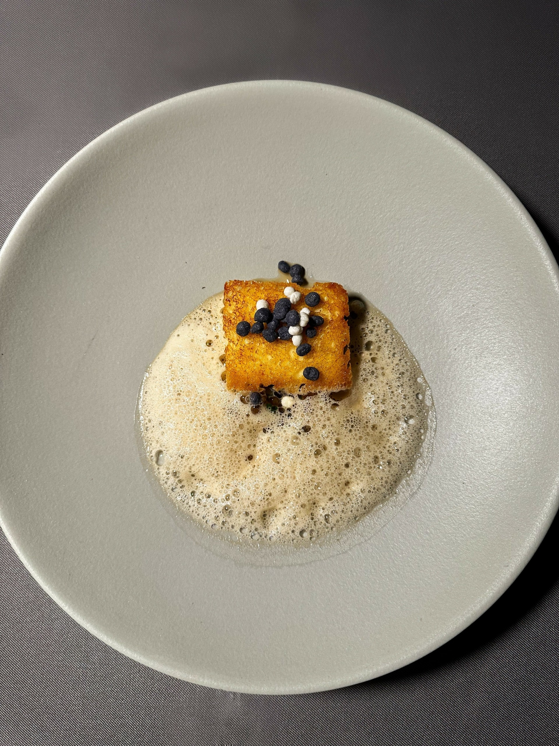 Lauda στη Σαντορίνη: Ενα επικό μενού σε μία από τις κορυφαίες γαστρονομικές εμπειρίες στην Ελλάδα