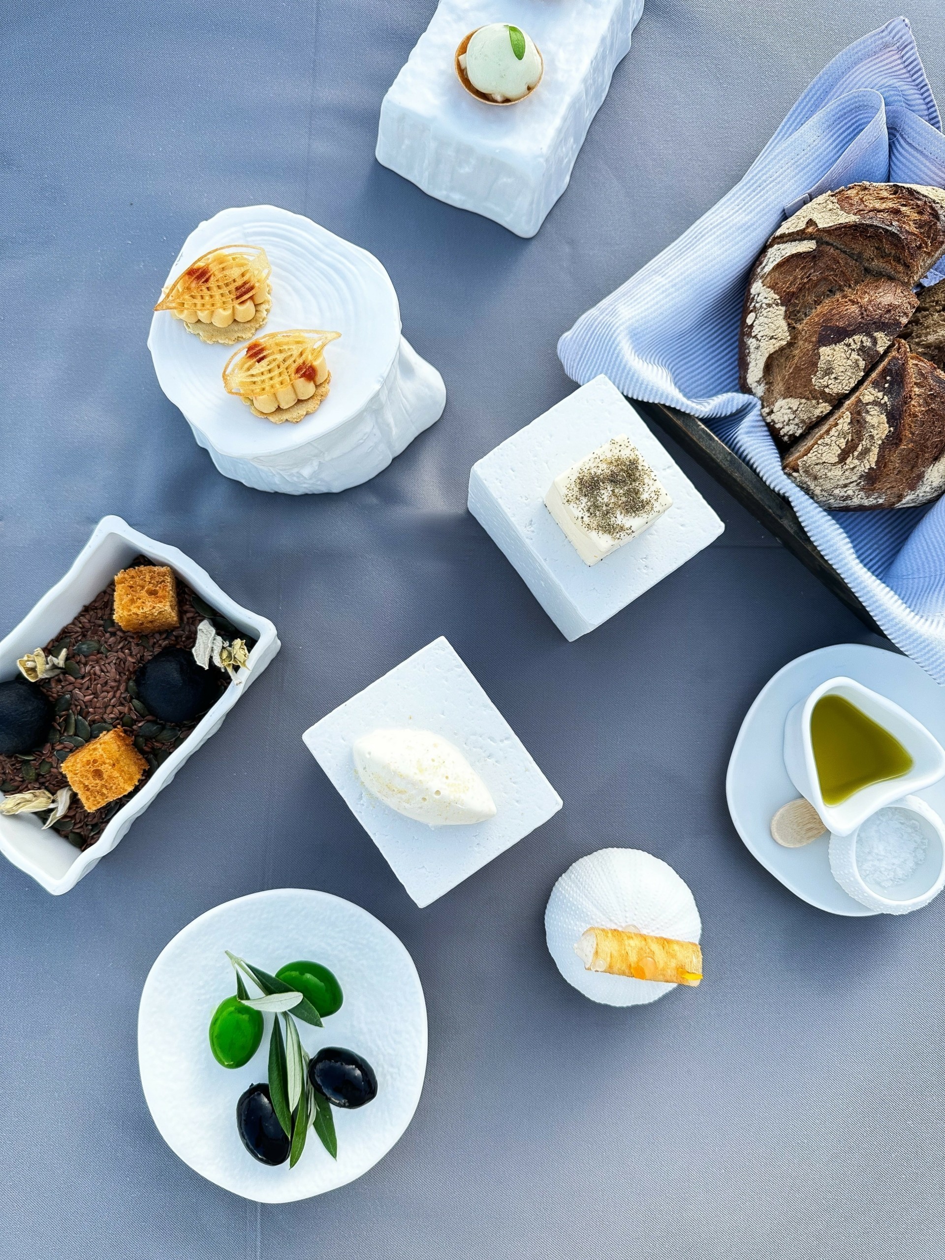 Lauda στη Σαντορίνη: Ενα επικό μενού σε μία από τις κορυφαίες γαστρονομικές εμπειρίες στην Ελλάδα