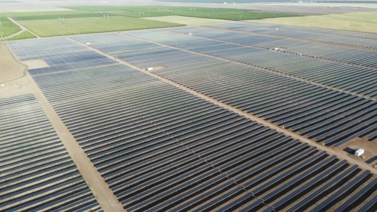 ΥΠΕΝ: «Πράσινο φως» για mega φωτοβολταϊκό 255 MW στον Δομοκό