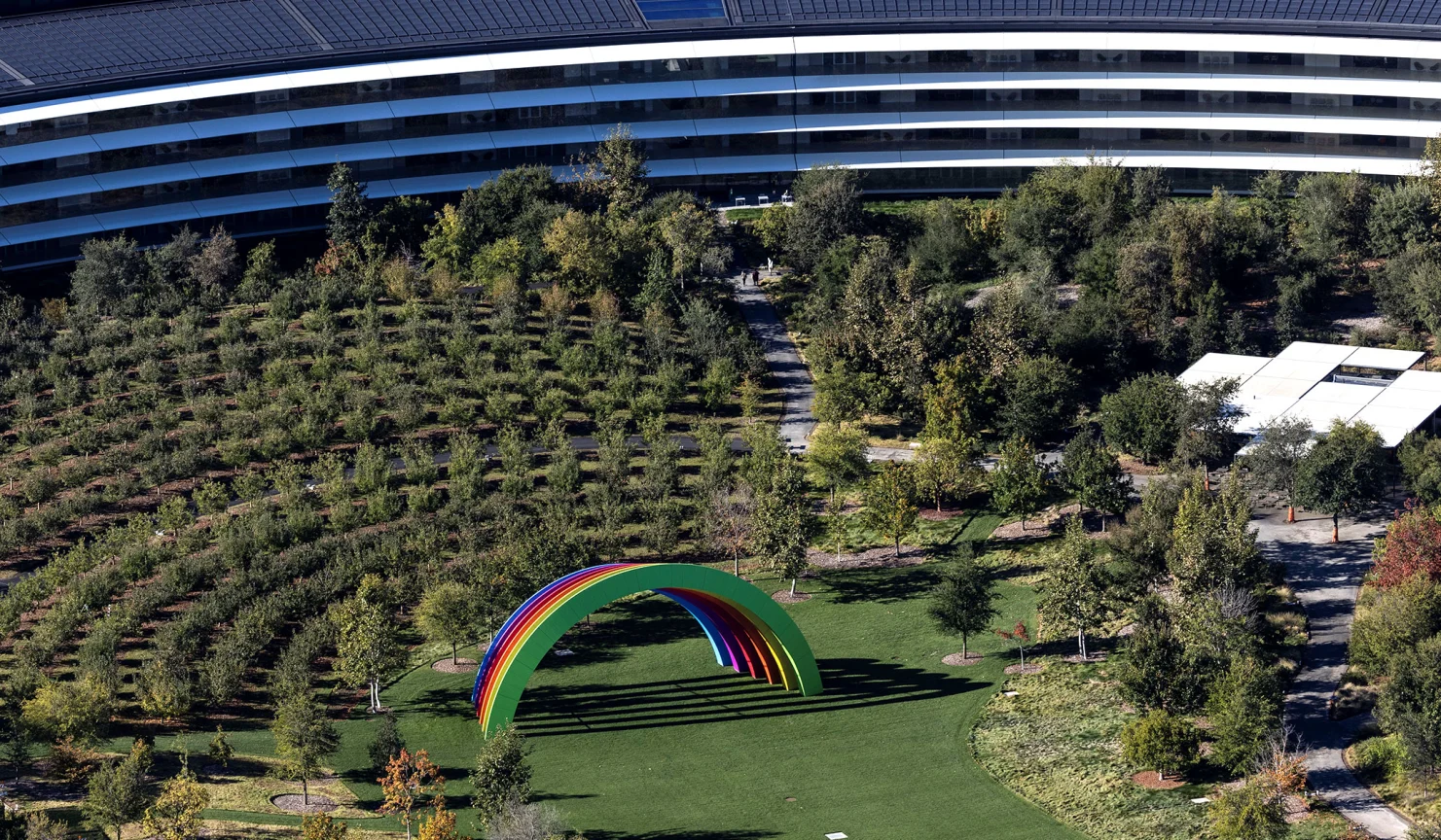 Η εξελιγμένη αντισεισμική προστασία που βρίσκεται στα θεμέλια του κτιρίου της Apple στην Καλιφόρνια